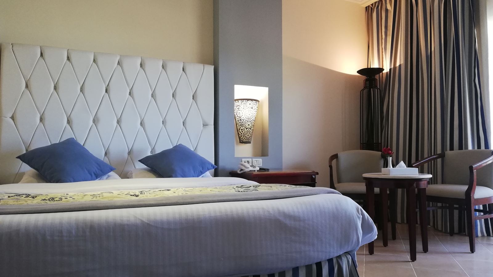 rooms-superior-room-main-building-garden-view