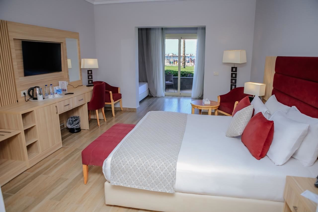 rooms-premium-family-room-garden-view
