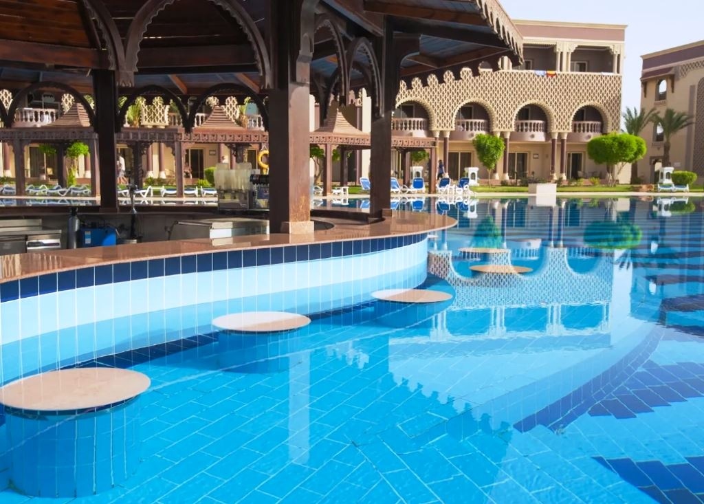 bars-island-pool-bar