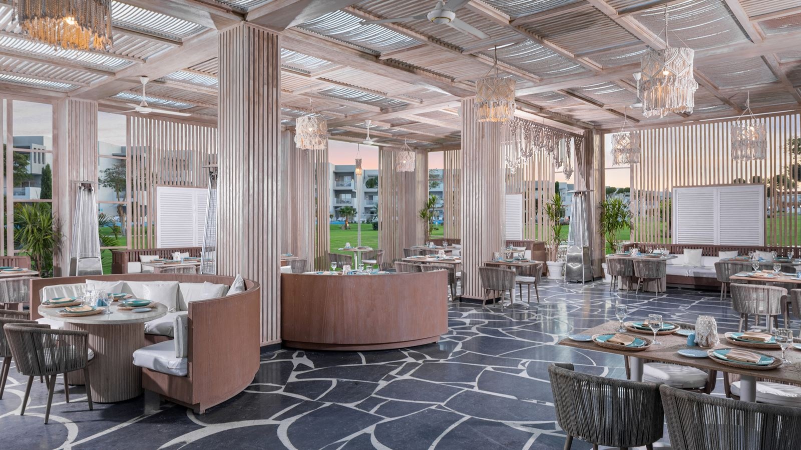 restaurants-yades