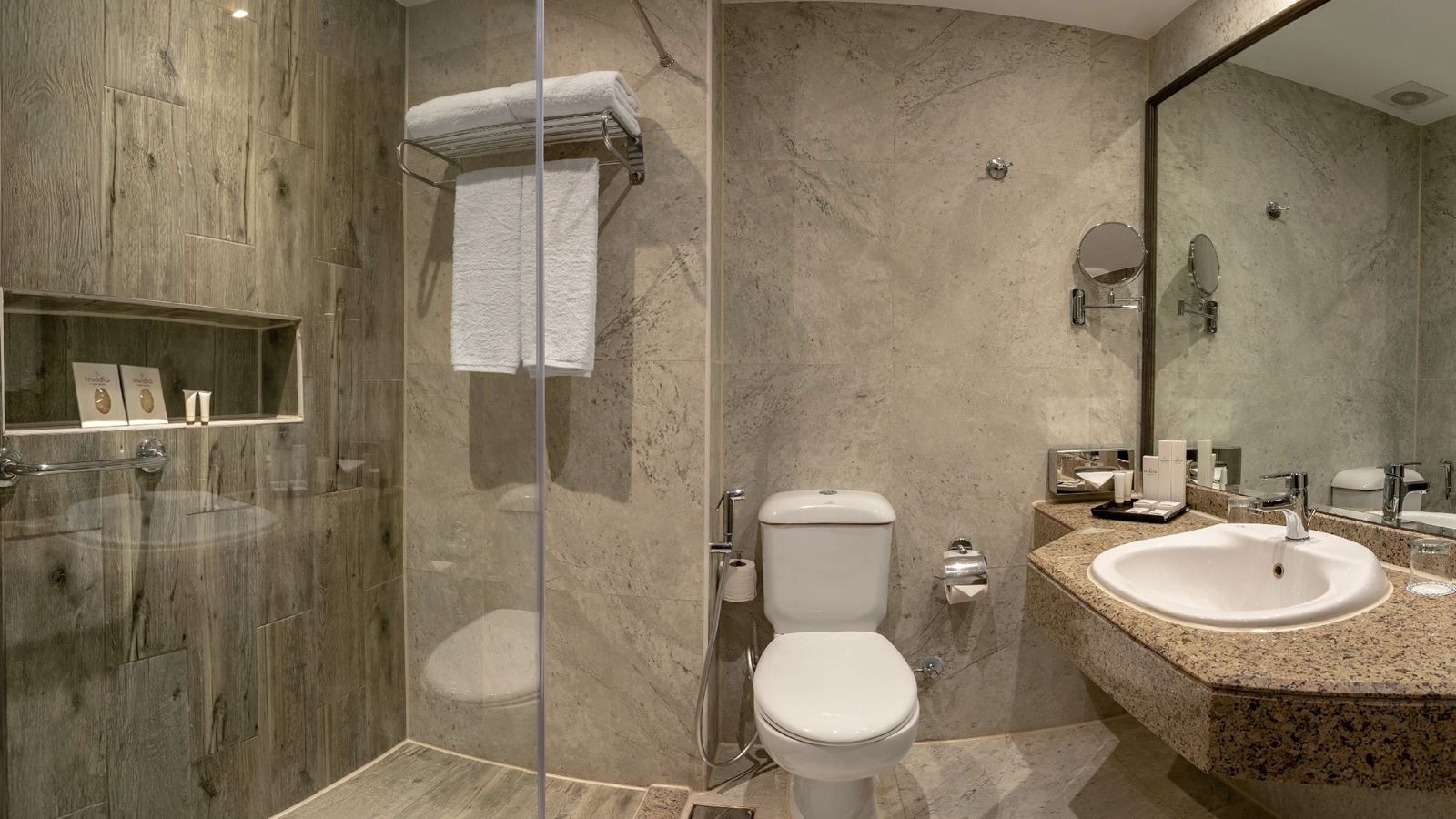 rooms-classic-room-side-sea