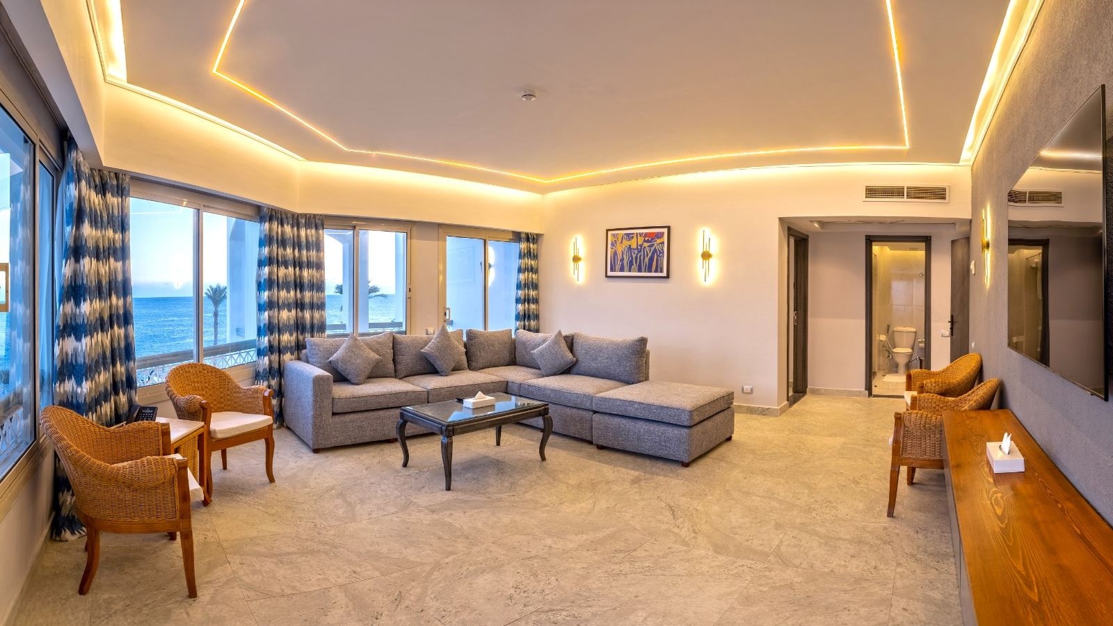 rooms-royal-suite-sea-front