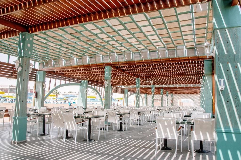 restaurants-restaurants