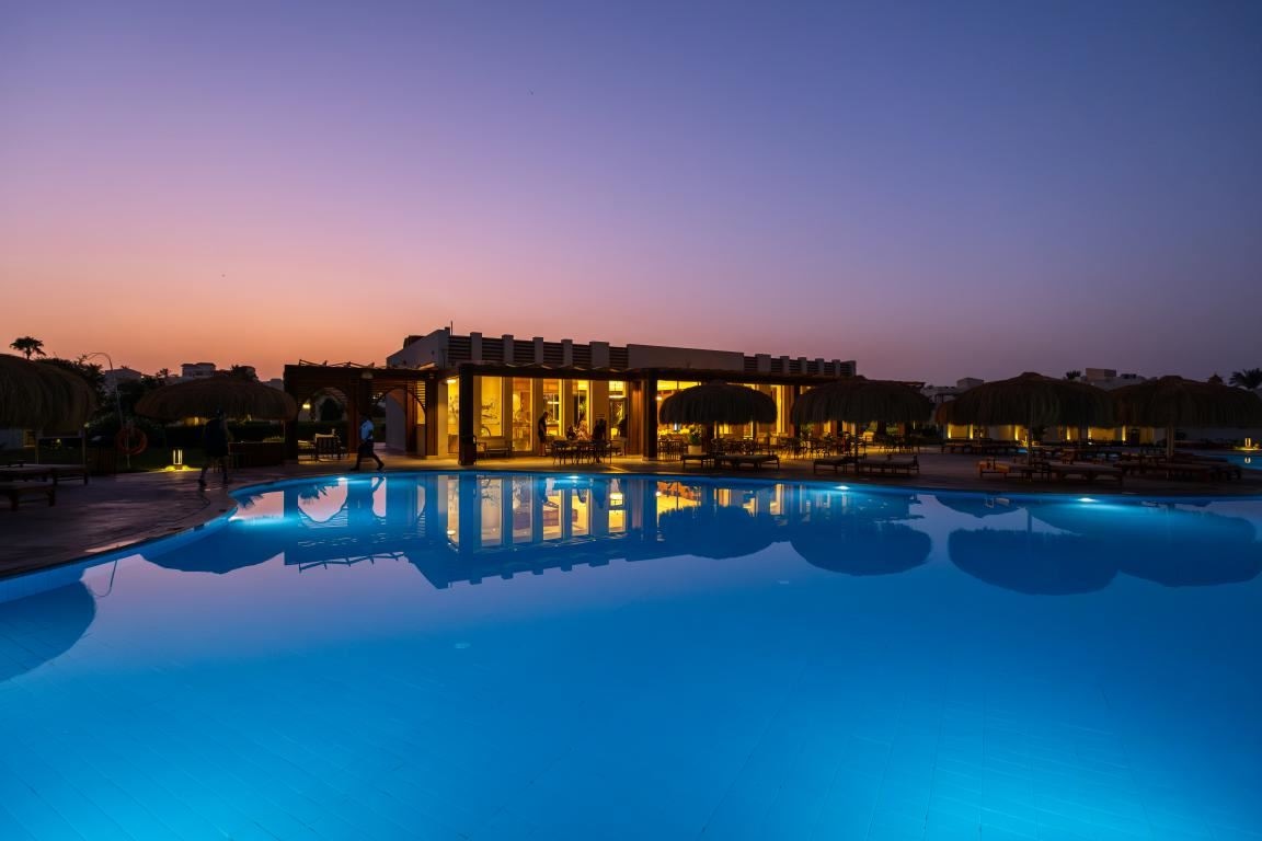 bars-lagoon-bar--lounge