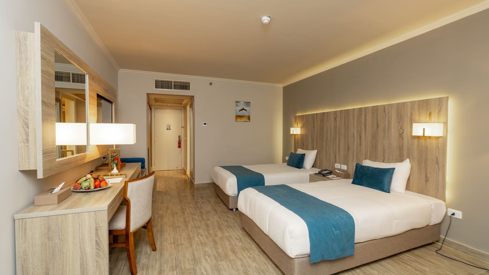 rooms-standard-room-pool-view