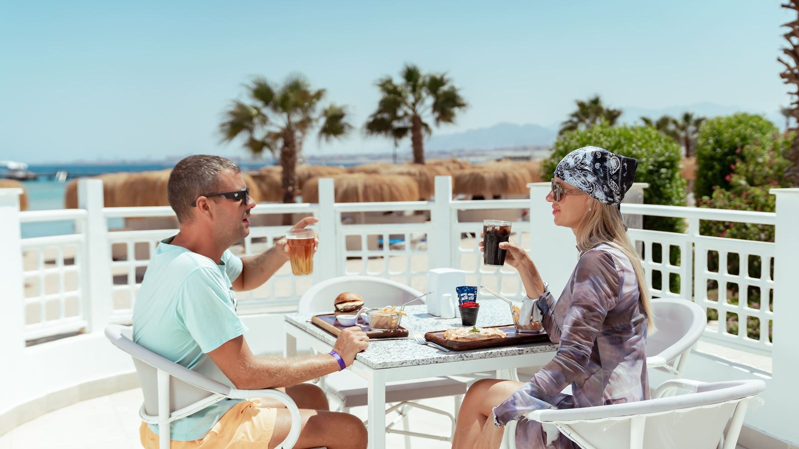 restaurants-breezes-restaurant