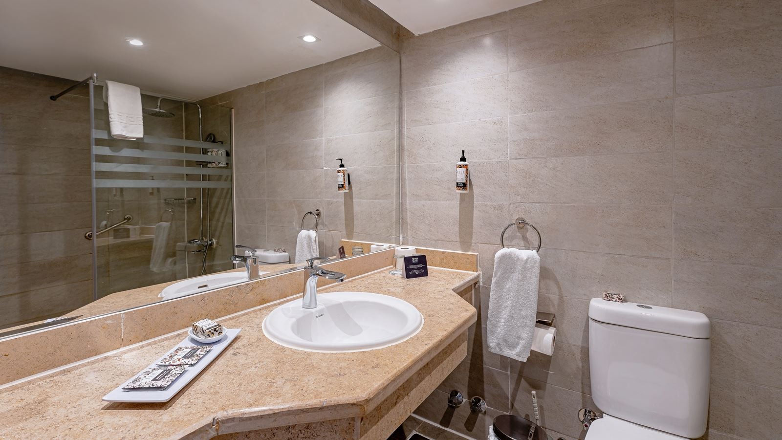 rooms-standard-room-land-view