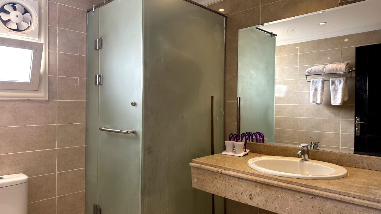 rooms-junior-suite-pool-view-or-side-sea-view