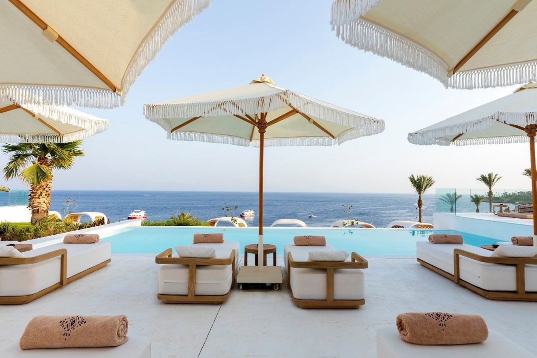 bars-utopia-beach-club--for-the-suite-bookers