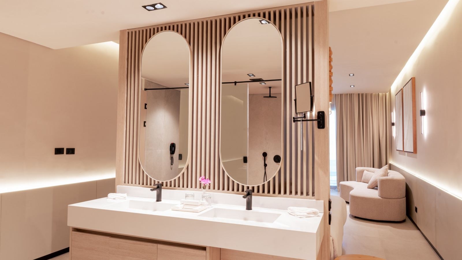 rooms-premium-deluxe-junior-suite
