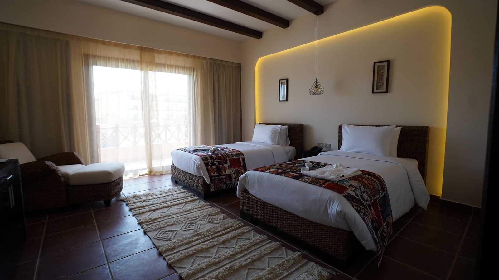 rooms-superior-pool-view