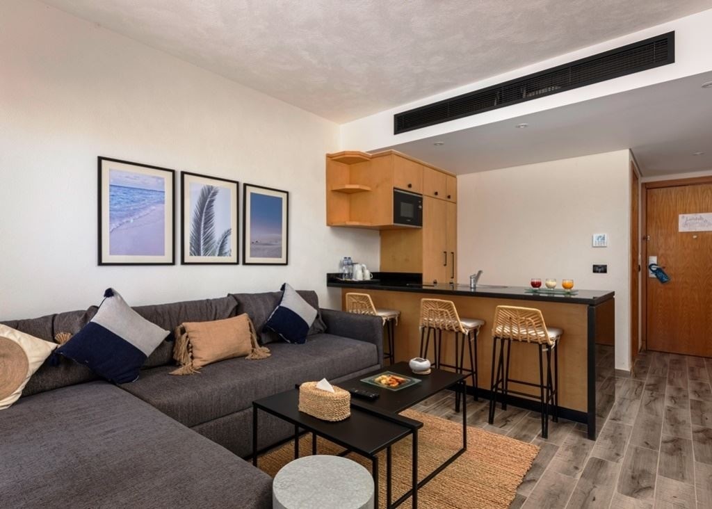 rooms-junior-suite-with-jacuzzi