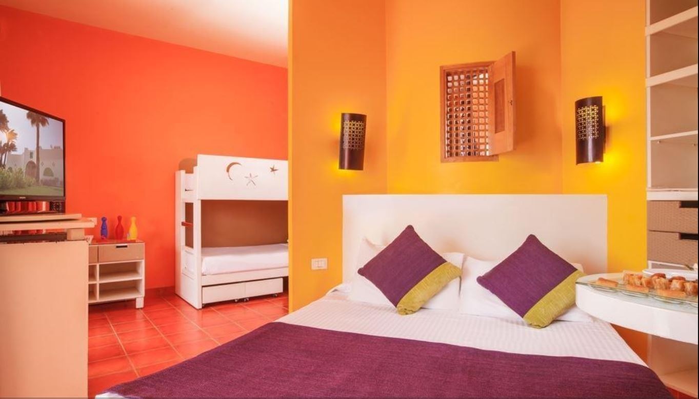 rooms-family-room-sea-view