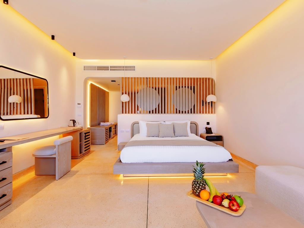 rooms-junior-pool-suite