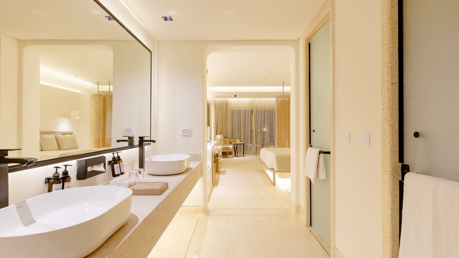 rooms-honeymoon-suite