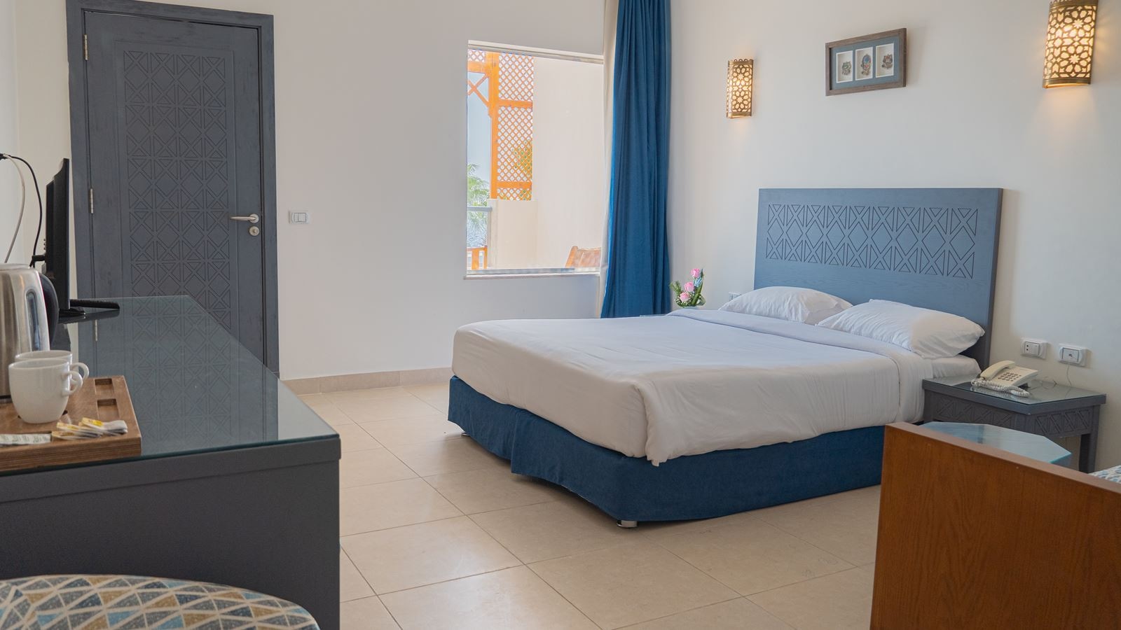 rooms-superior-room--pool-view