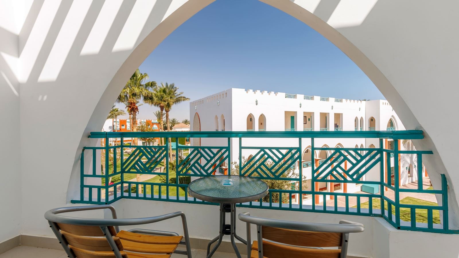 rooms-family-suite-garden-view-pool-view--partial-sea-view--sea-view