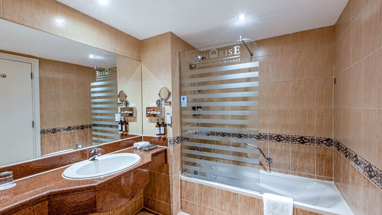 rooms-superior-room-partial-sea-view