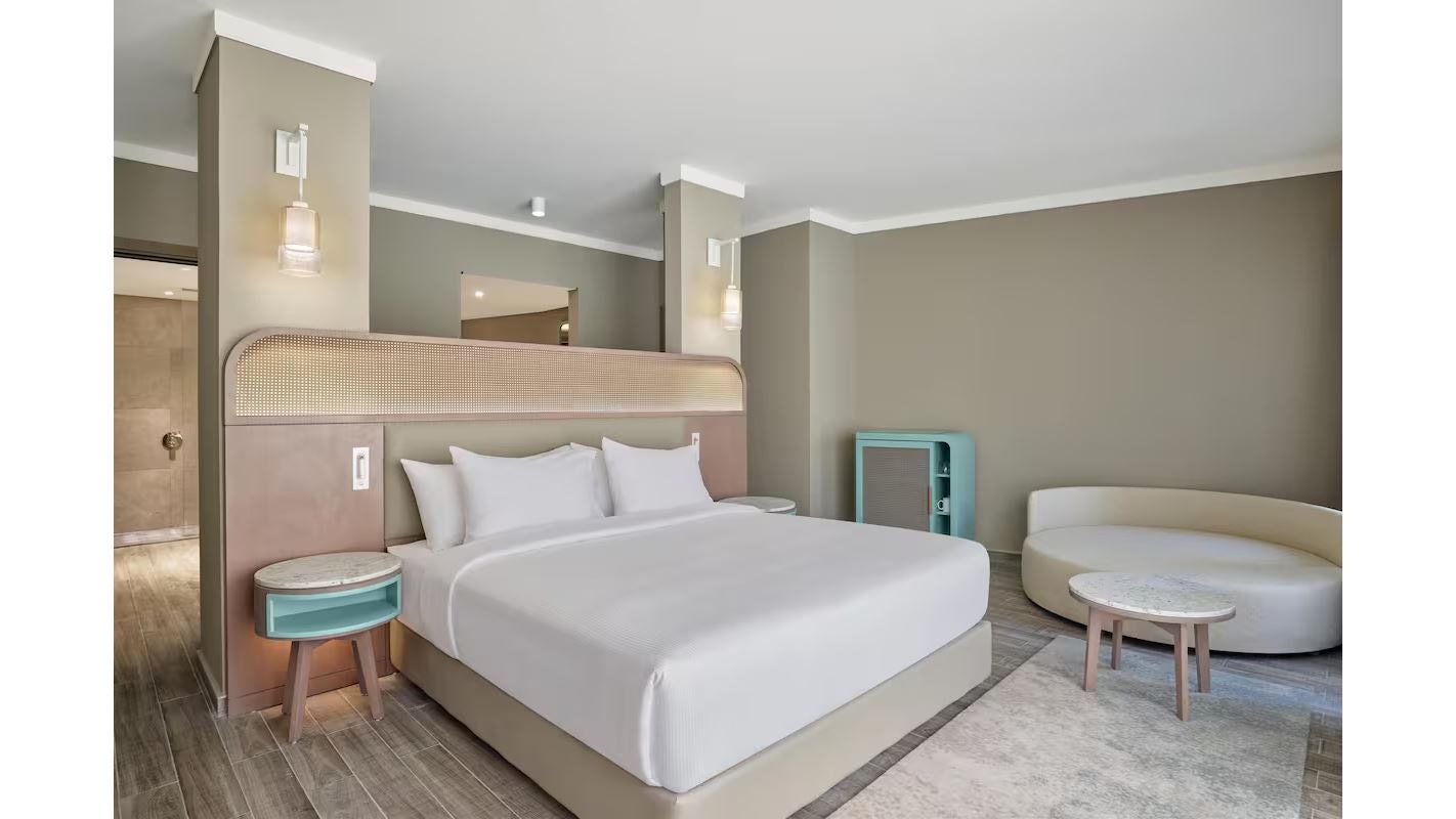 rooms-deluxe-room