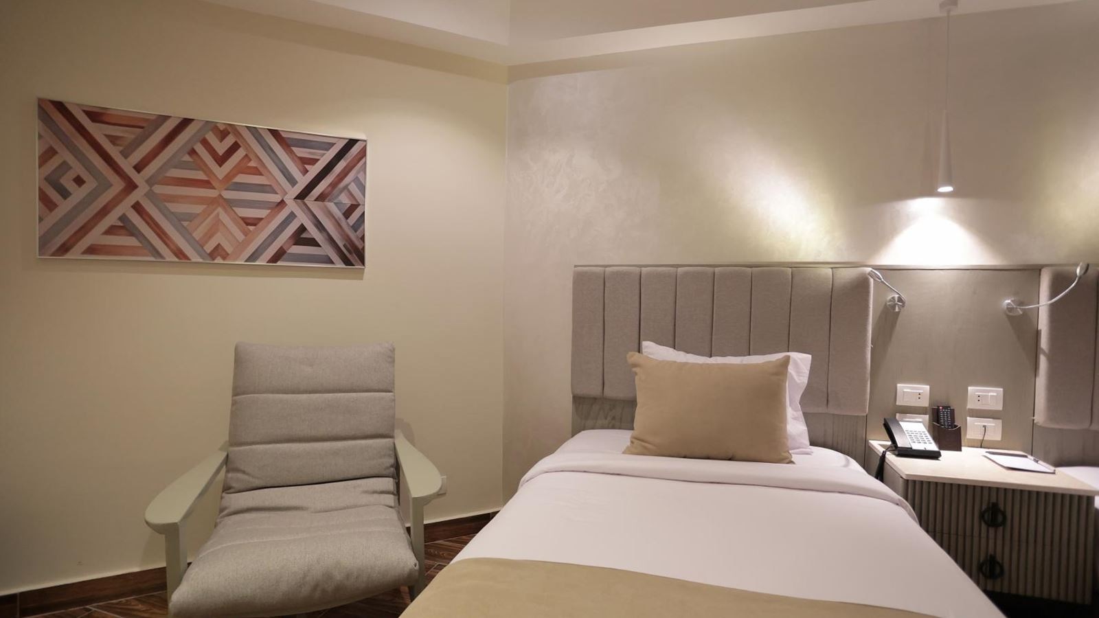 rooms-family-room-seapool-view