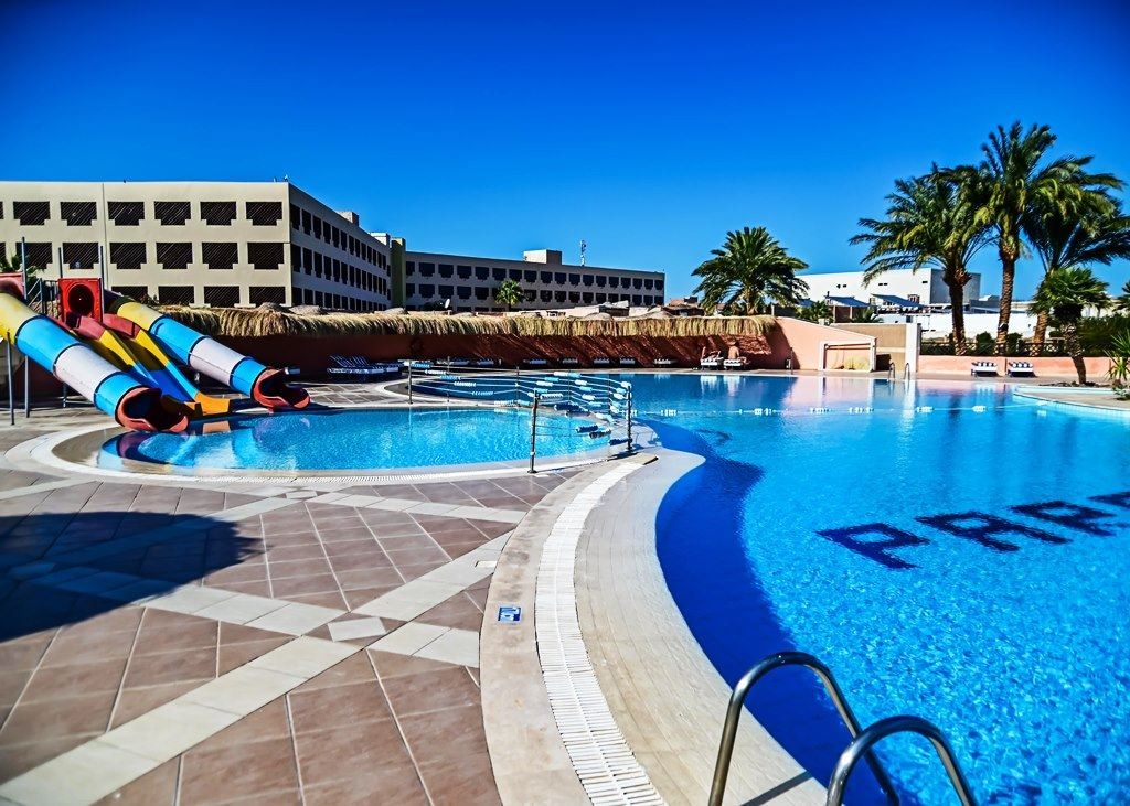 water-park-outdoor-pool