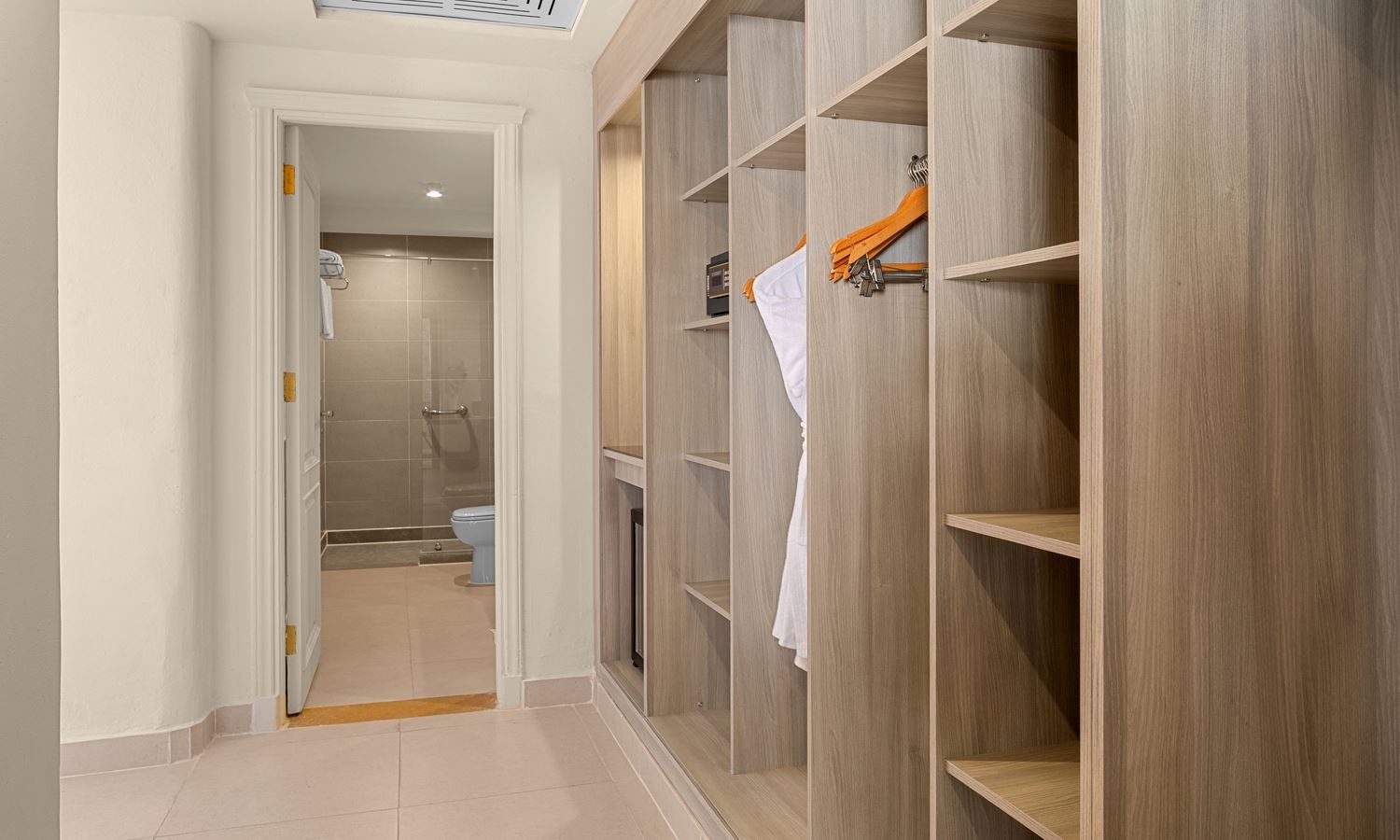 rooms-room-deluxe-sea-view