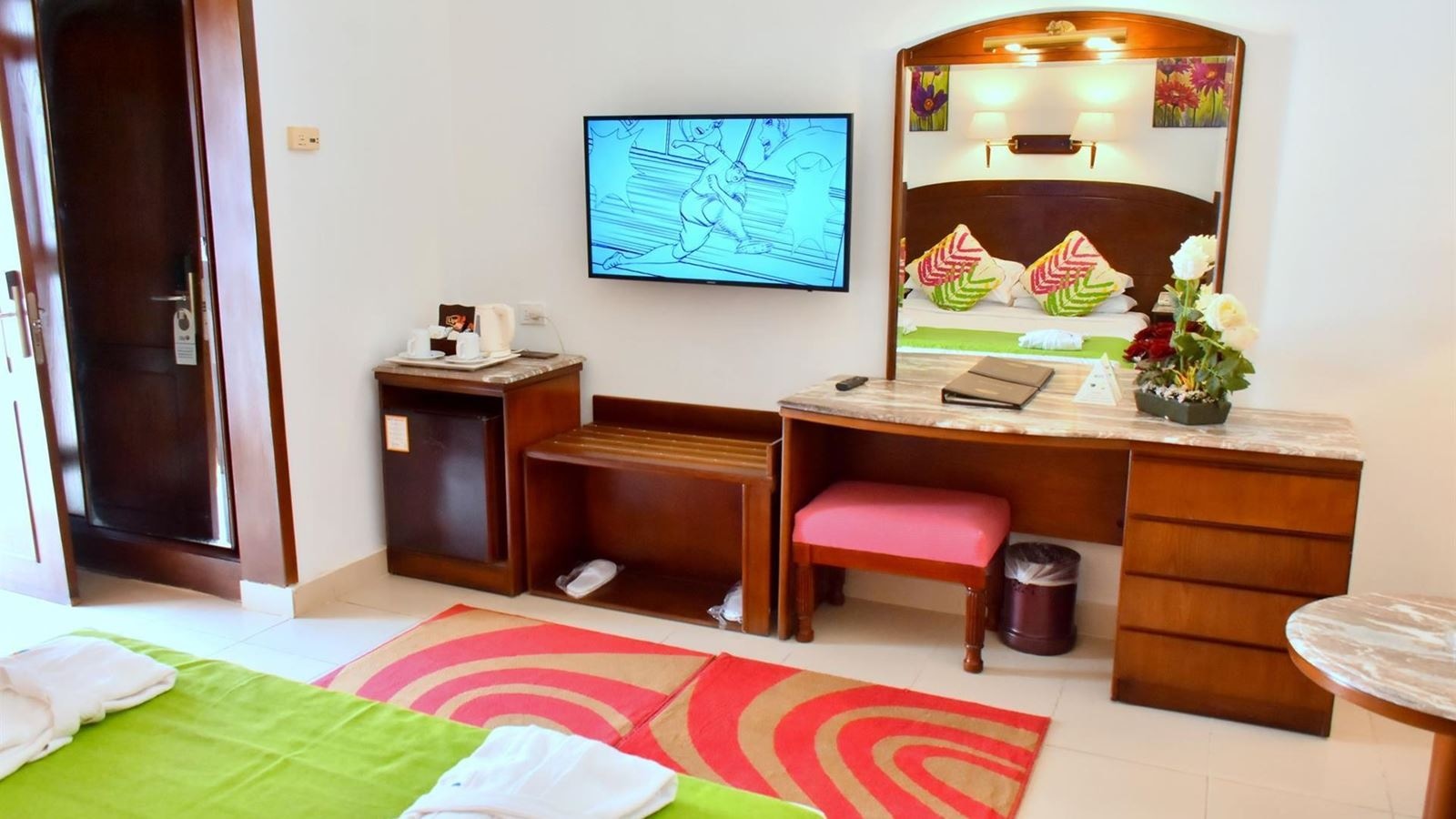 rooms-deluxe-pool-or--side-sea-view