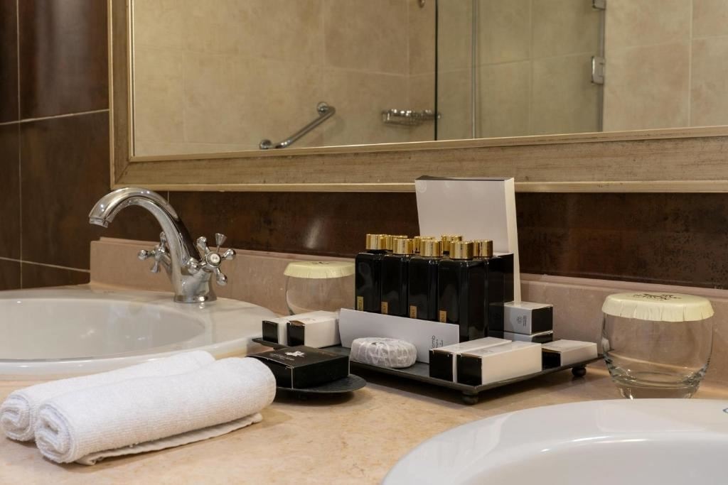 rooms-baron-club-deluxe-sea-view-room