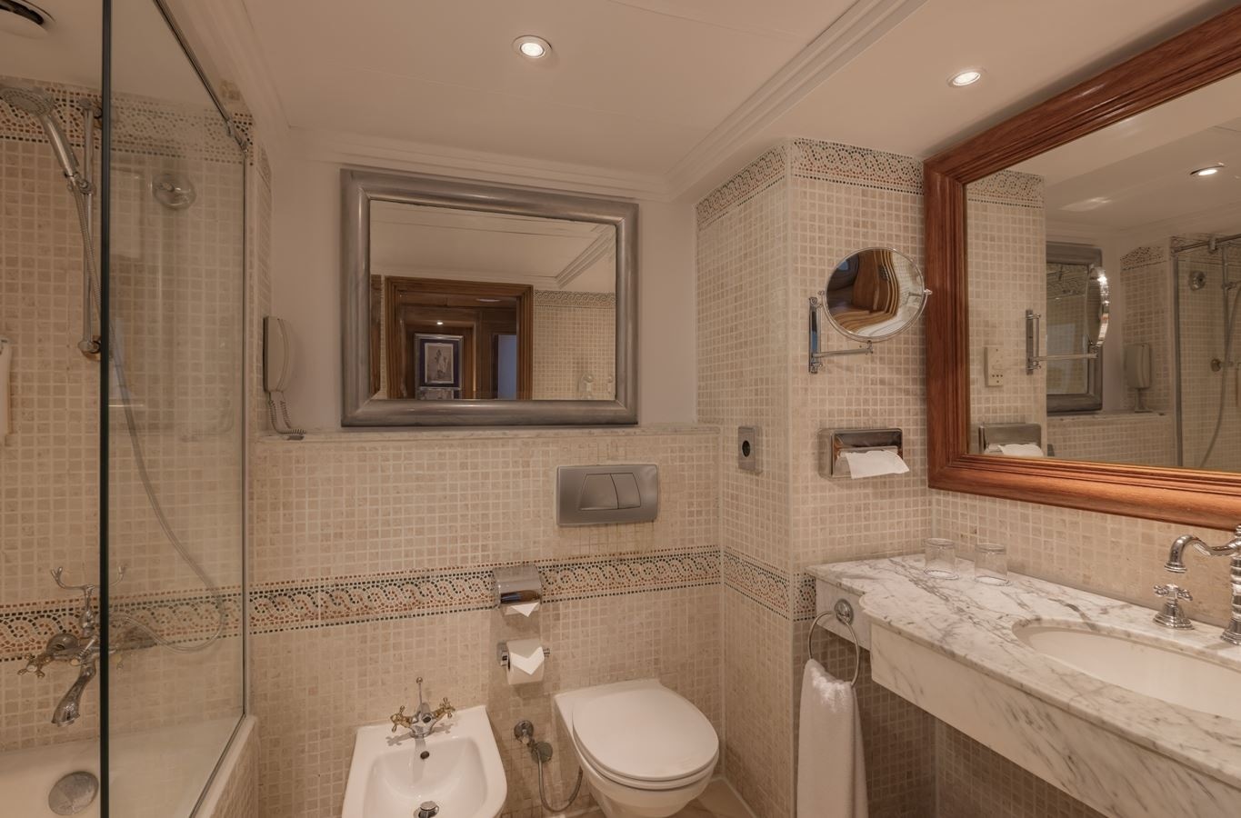 rooms-superior-pool-view-room