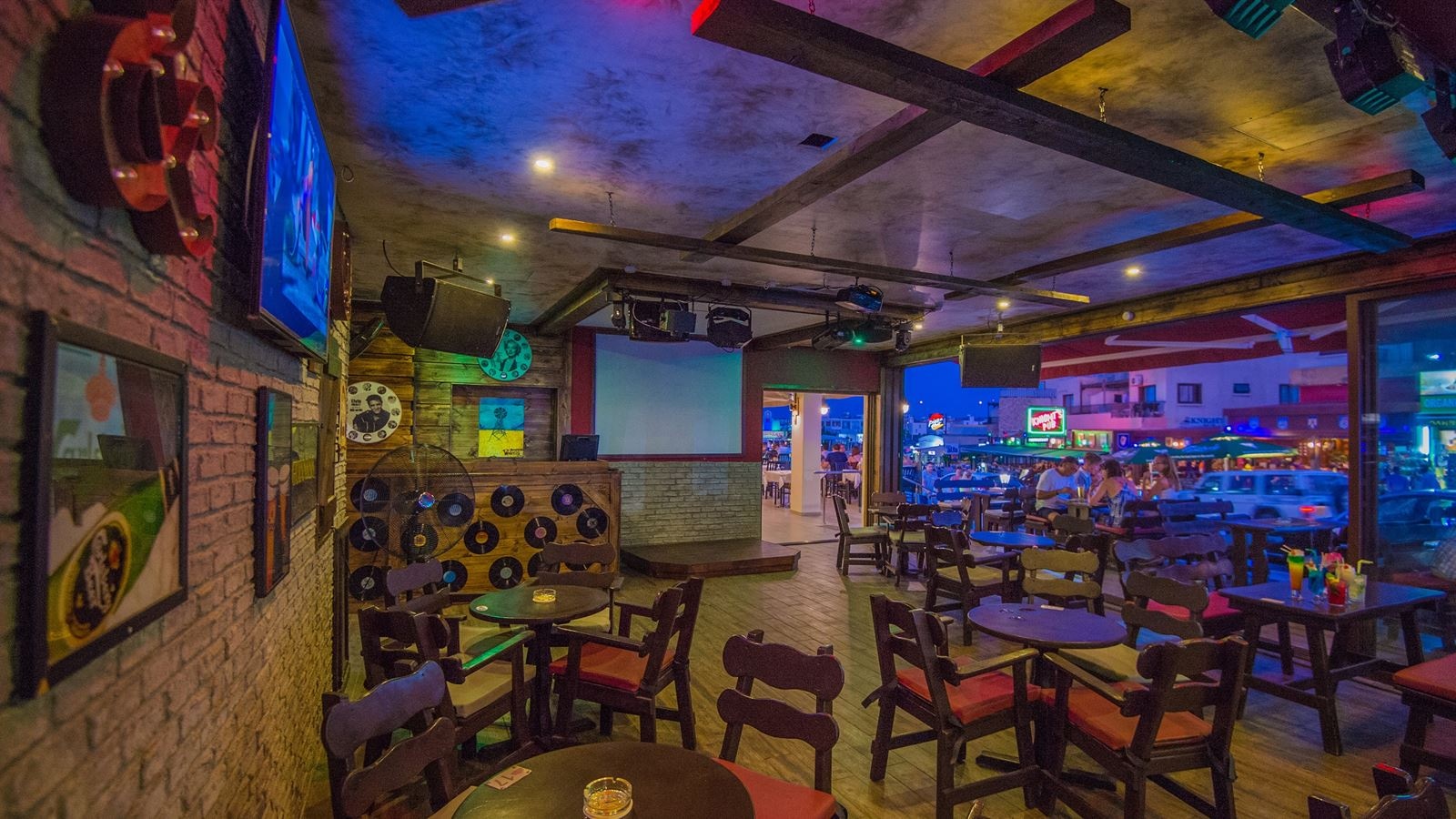 bars-windmills-bar
