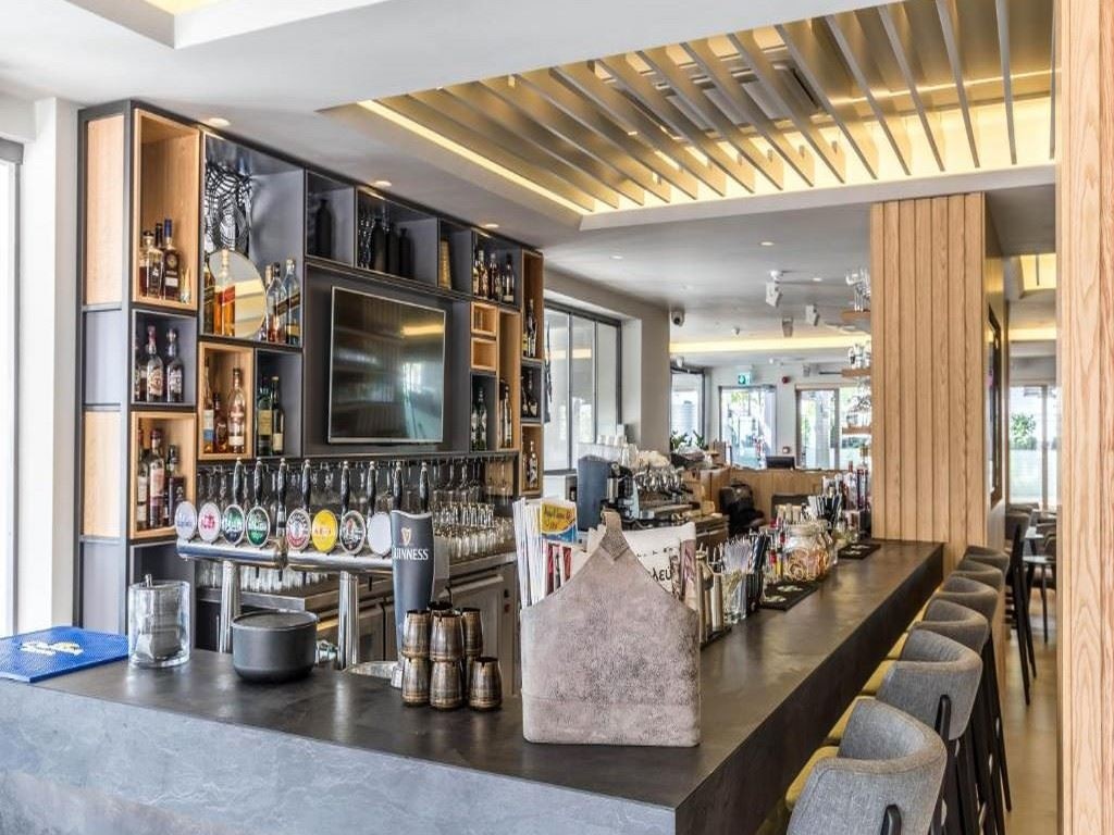 bars-looby-bar