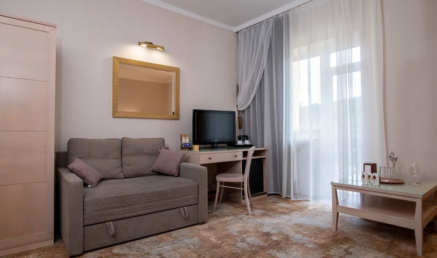 rooms-напівлюкс-преміум-з-видом-на-гори