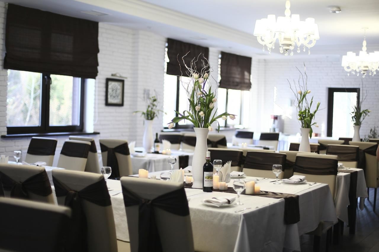 restaurants-restaurant