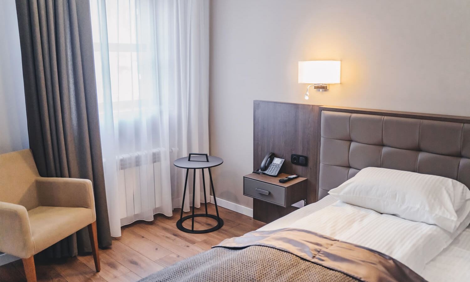 rooms-iris-classic-single