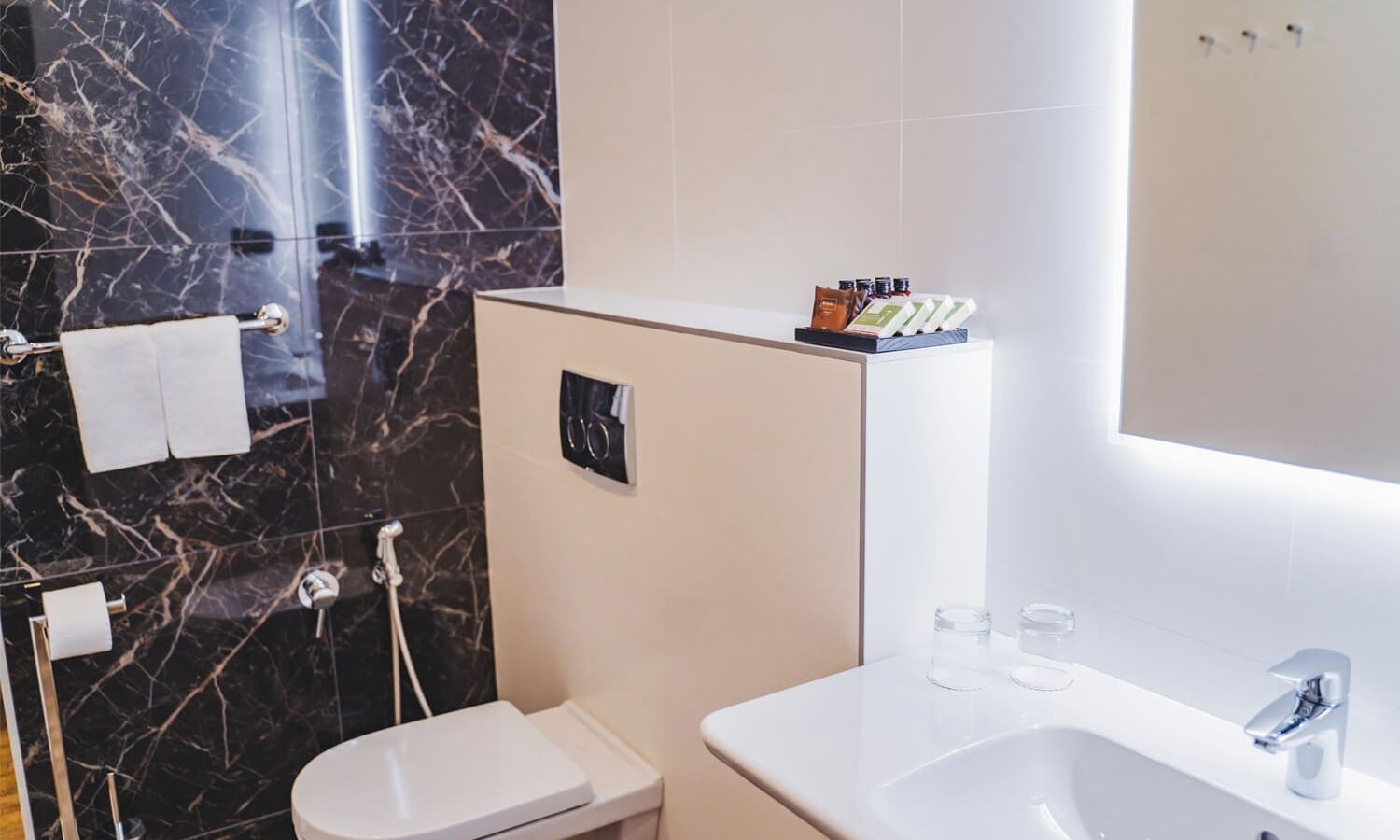 rooms-iris-family-suite