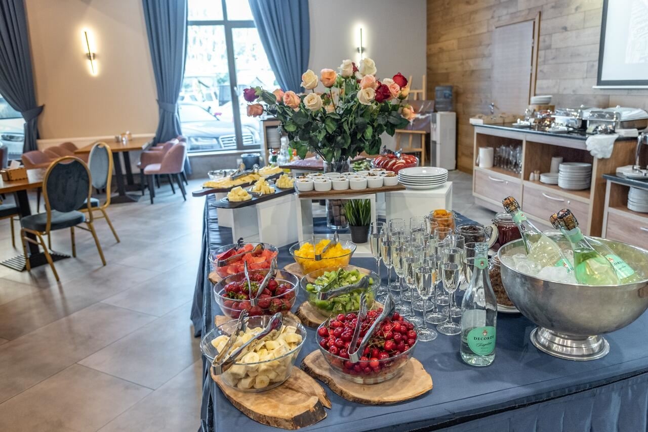 restaurants-restaurant