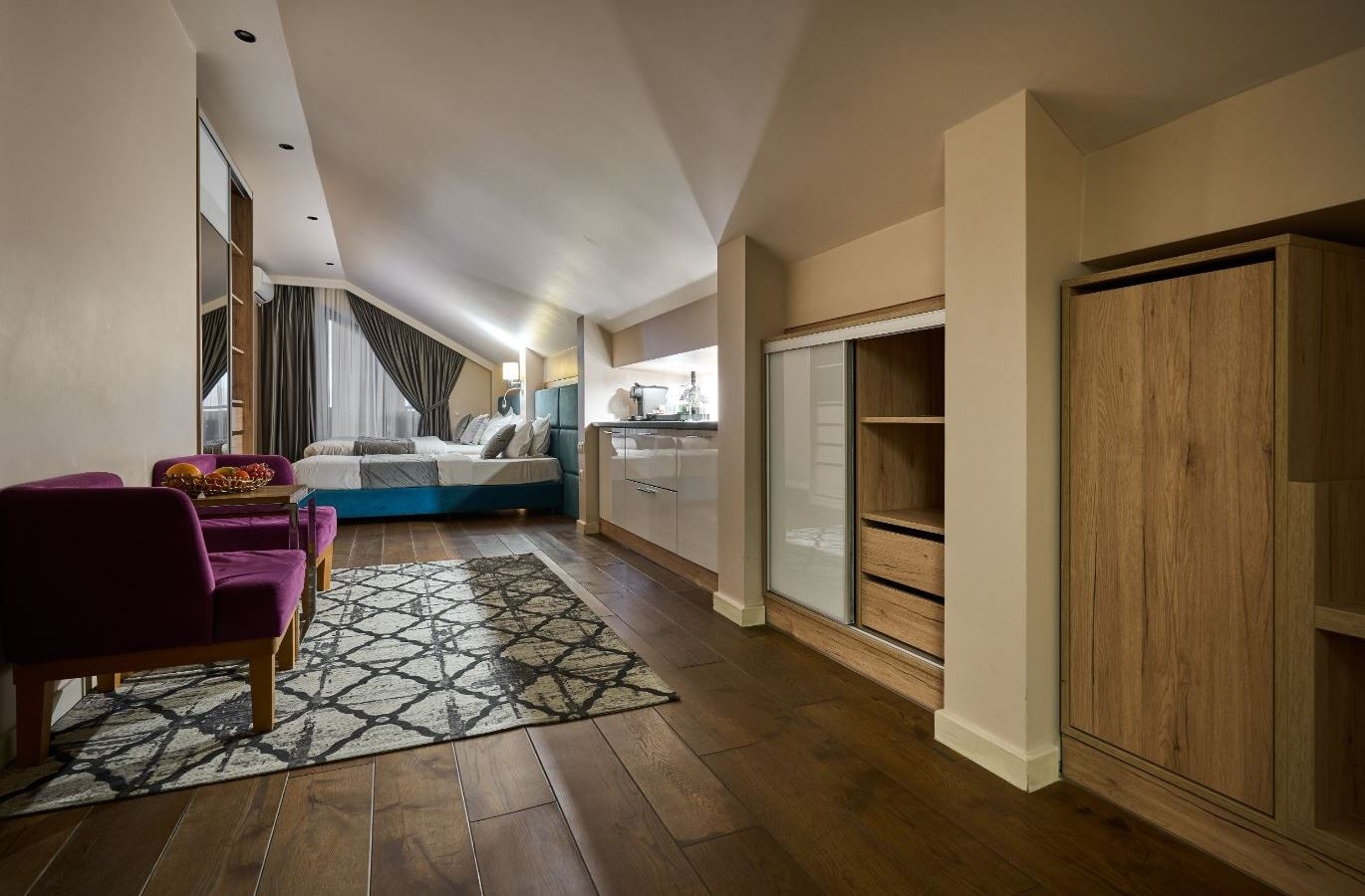 rooms-тримісний-економ-в-мансарді-burshtyn