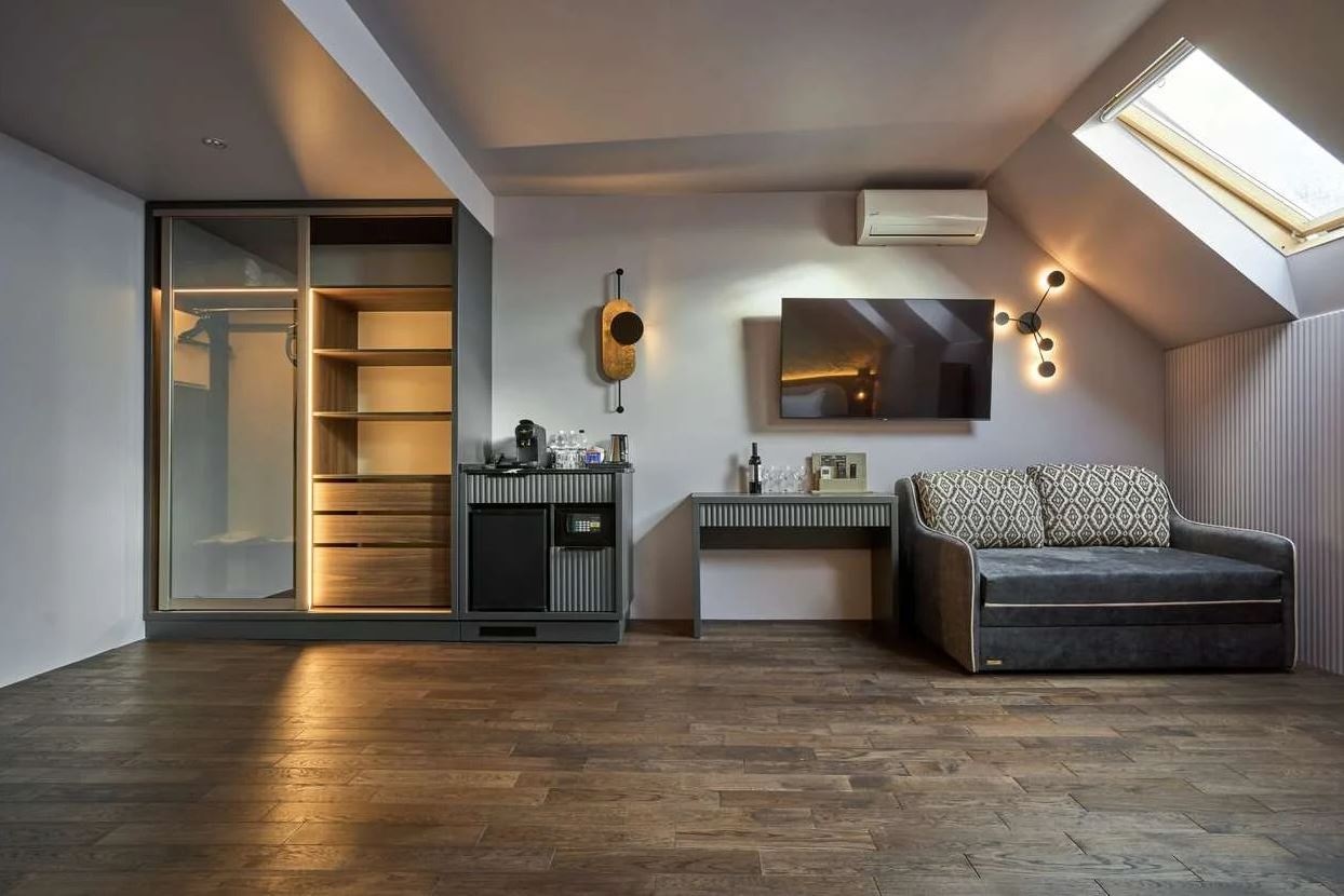 rooms-сімейний-двомісний-в-мансарді-fomich