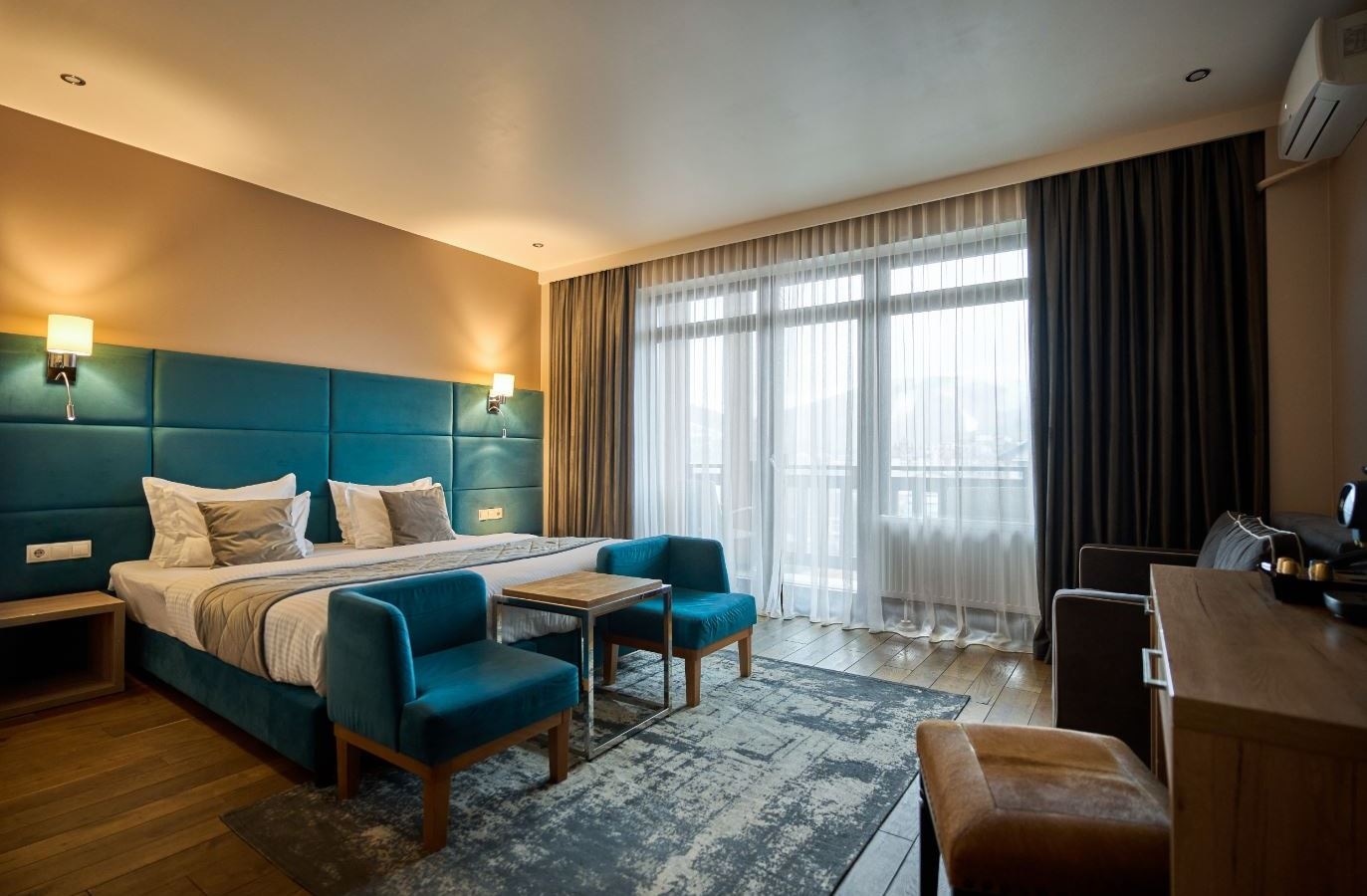 rooms-напівлюкс-з-балкономтерасой--burshtyn