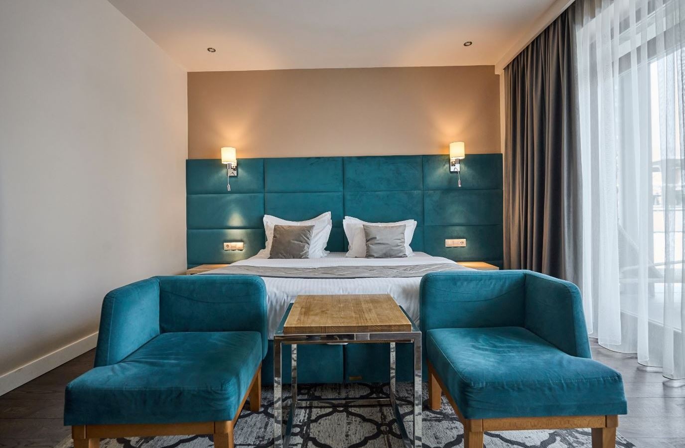 rooms-напівлюкс-з-балкономтерасой--burshtyn