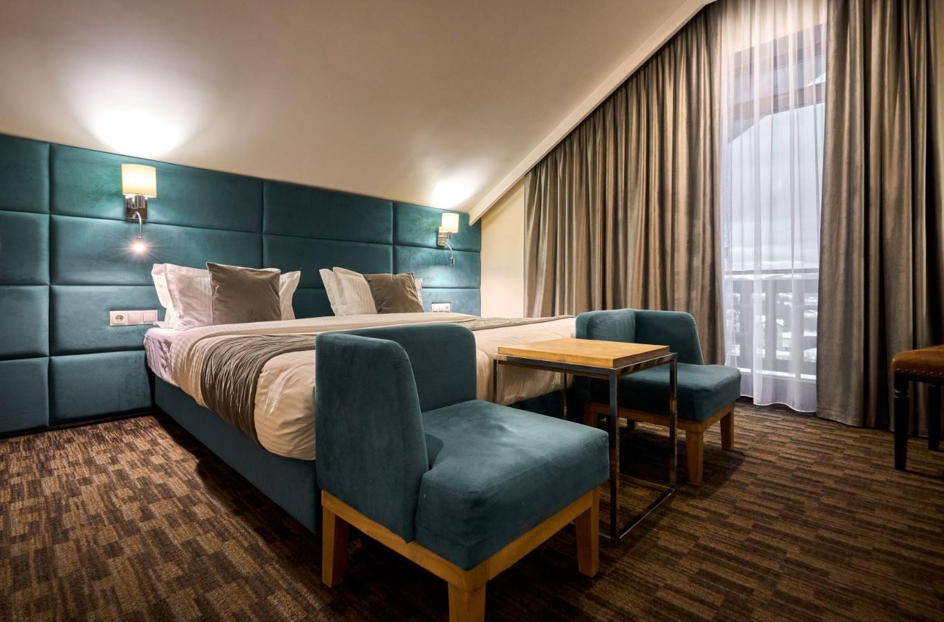 rooms-стандарт-в-мансарді-burshtyn