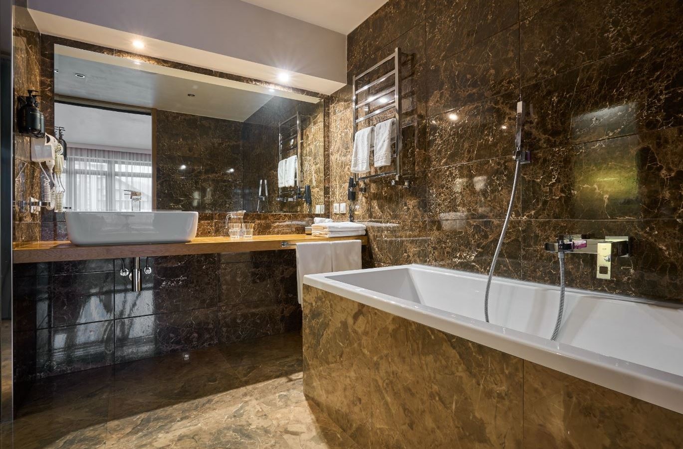 rooms-deluxe-open-space-burshtyn