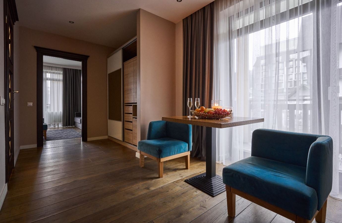 rooms-двокімнатний-делюкс-burshtyn