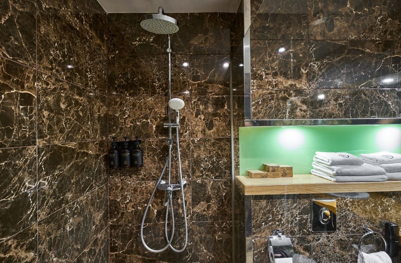 rooms-сімейний-люкс-burshtyn