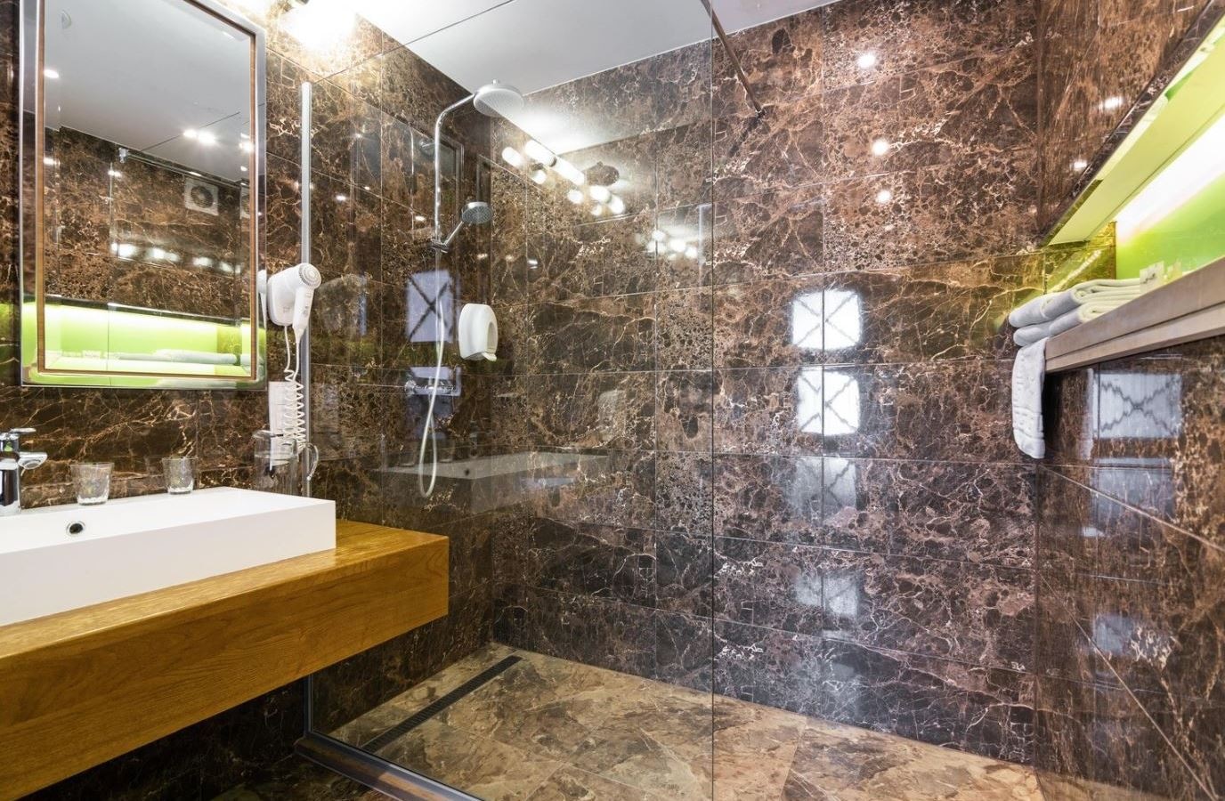 rooms-трикімнатний-делюкс-fomich