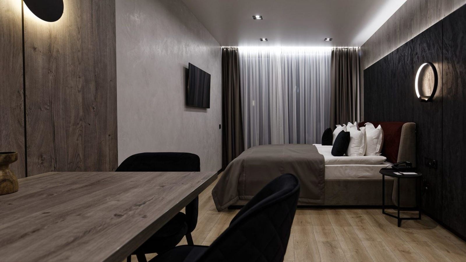 rooms-standard-lake-view