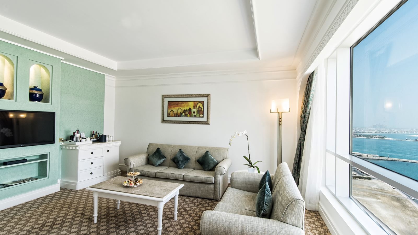 rooms-club-suite-room