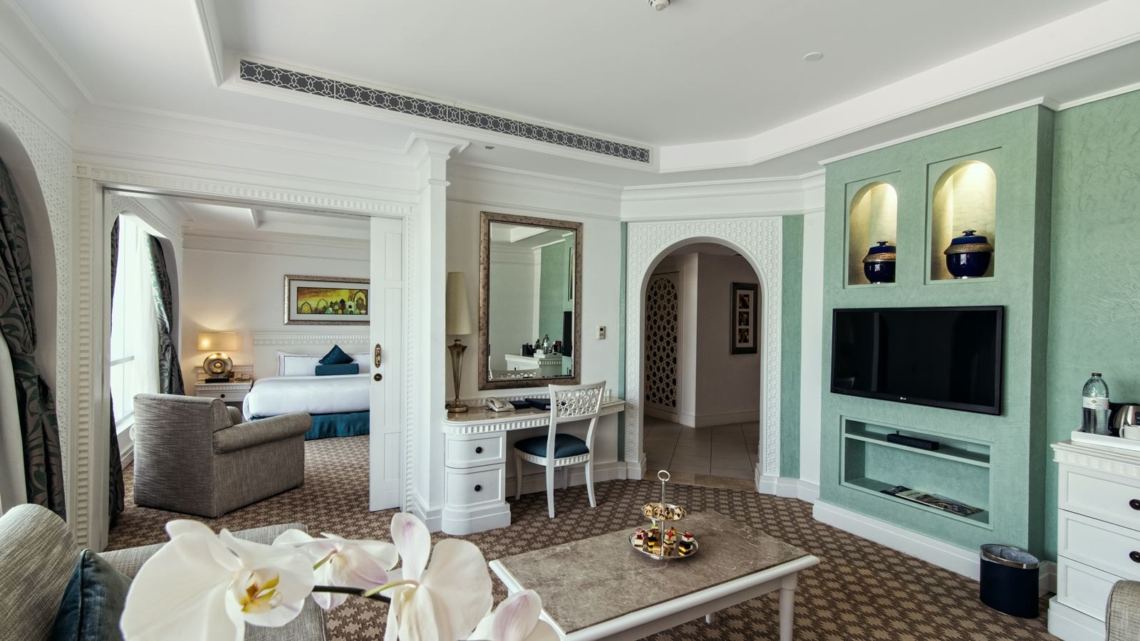 rooms-club-suite-room