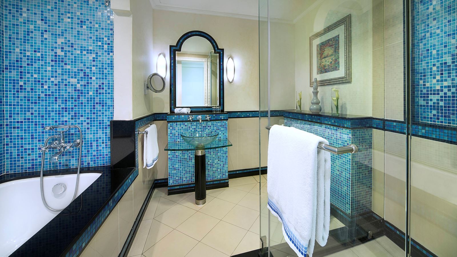 rooms-tower-room-partial-sea-view