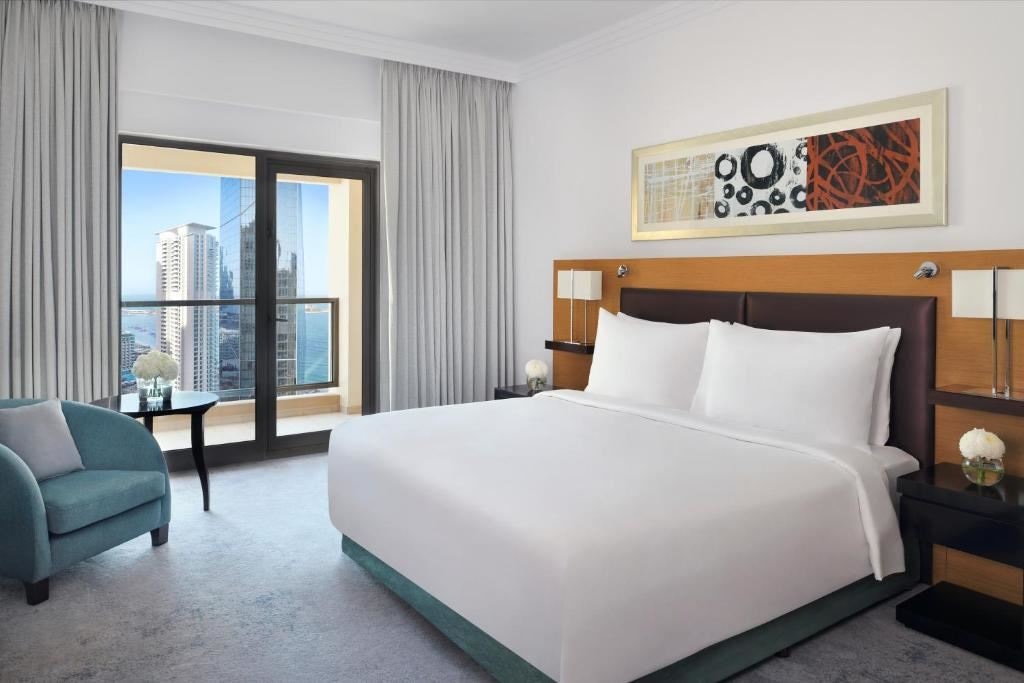 rooms-executive-room-partial-sea-view-with-balcony